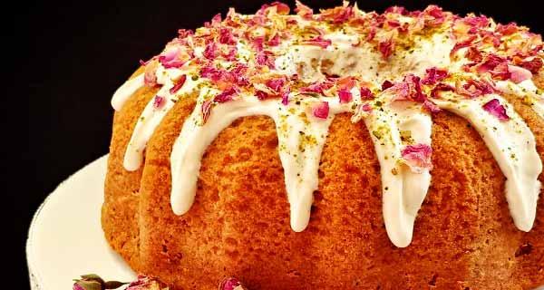 کیک هل و گلاب، میان وعده جذاب برای دورهمی ها + طرز تهیه