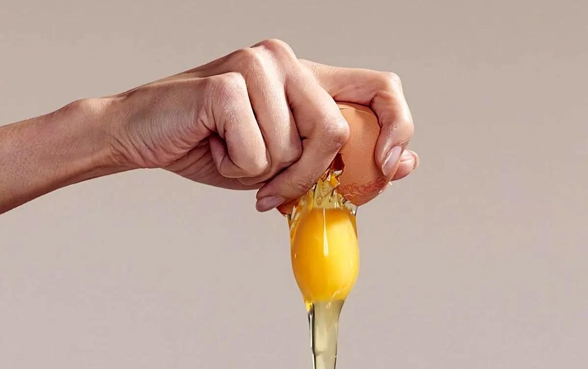 معجزه زرده تخم مرغ برای بهبود سرفه و خارش گلو