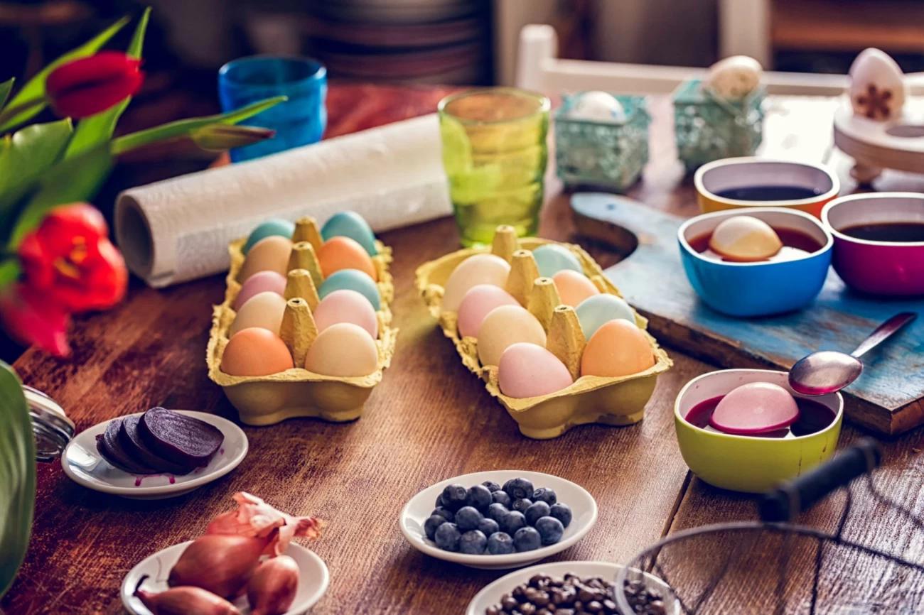 تا دیر نشده، تخم رنگی عیدت رو با جوش شیرین درست کن! + آموزش