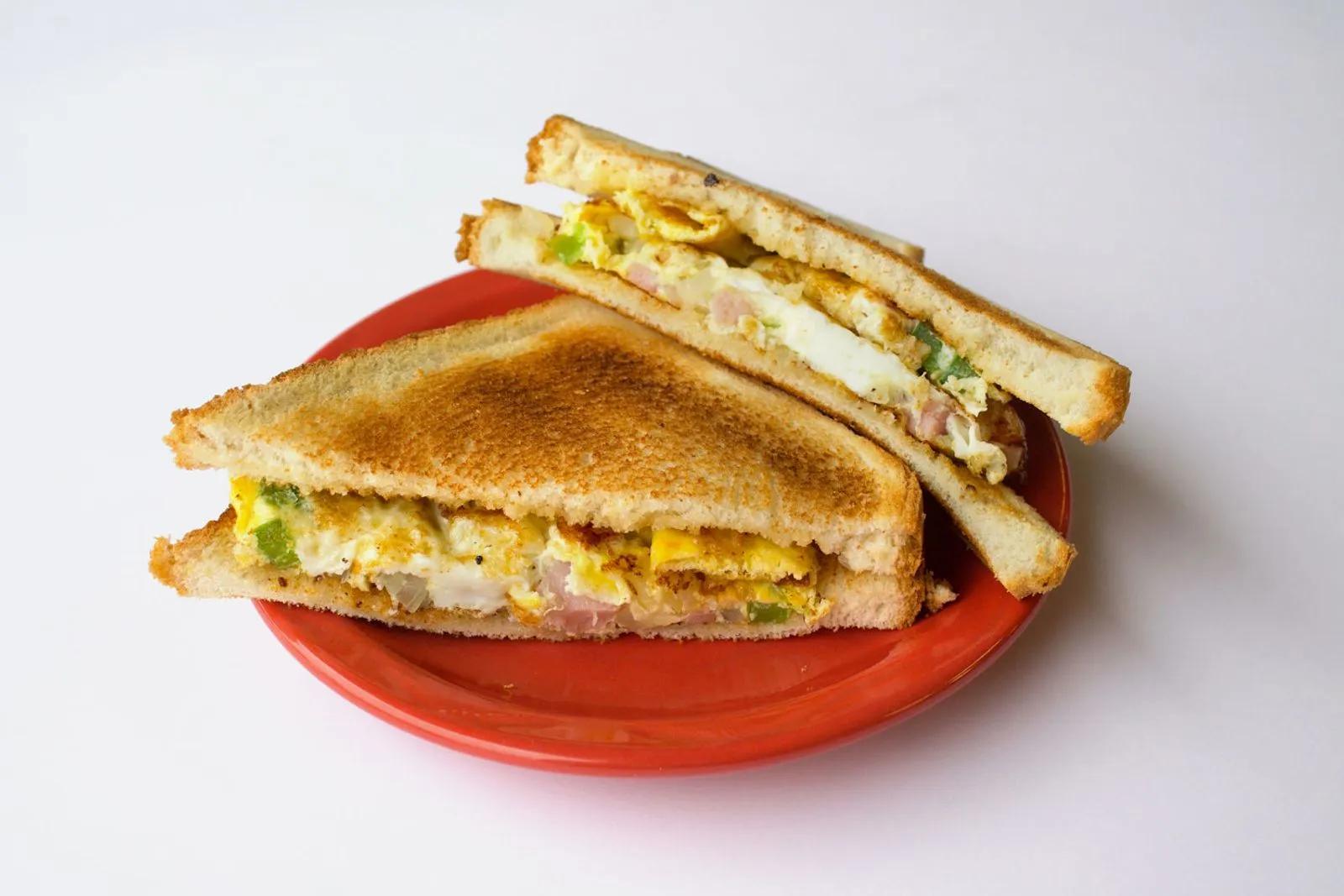 صبحانه امروز: ساندویچ املت دنور، انگیزه ای برای بلند شدن از تخت خواب!