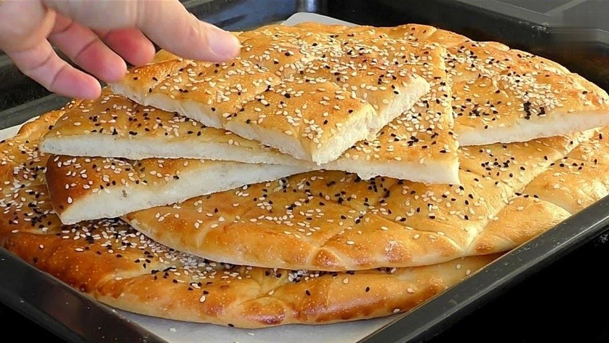 روش آشپز معروف دنیا برای تهیه نان ترکی، مخصوص افطار!