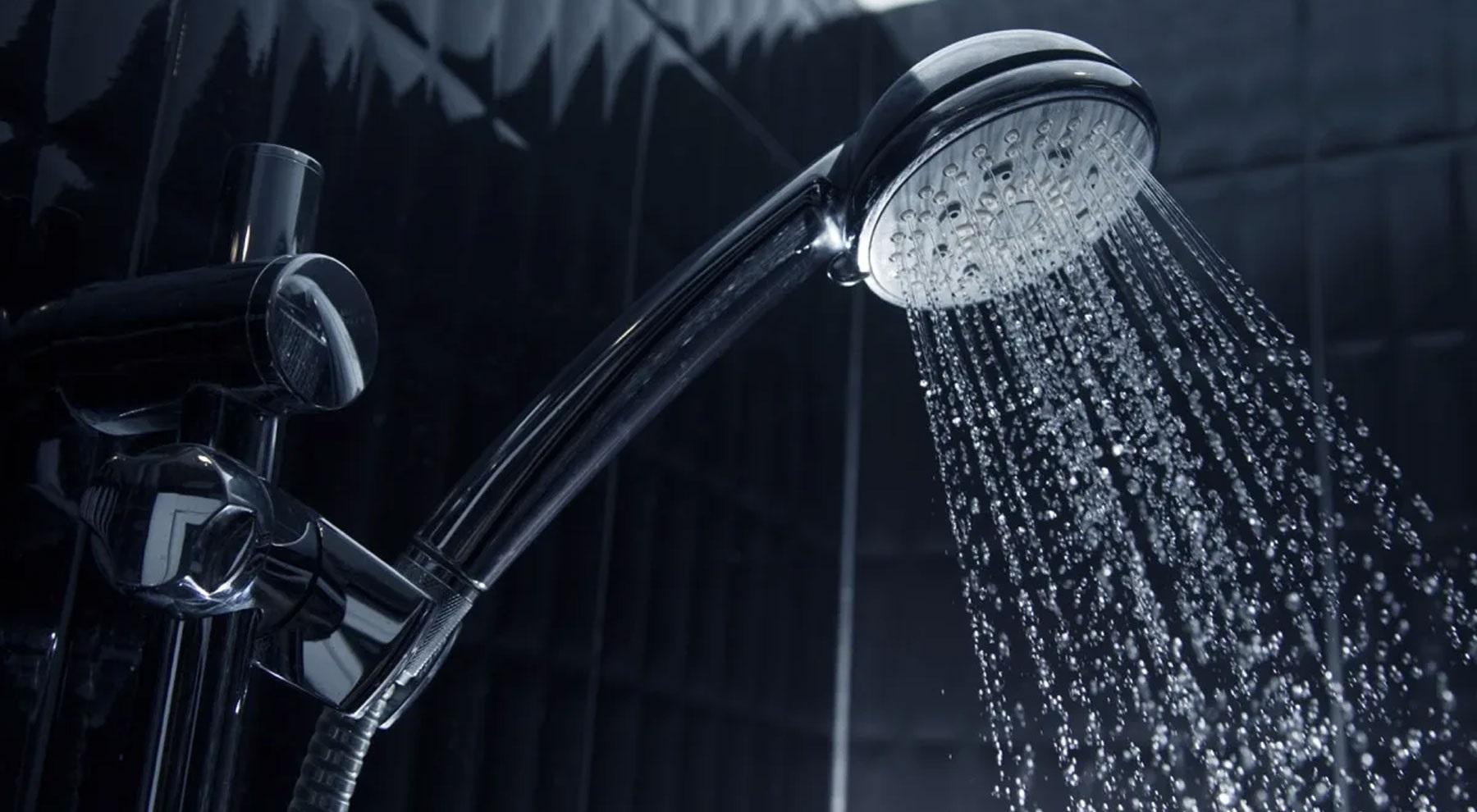 (ویدیو) با این ترفند فوق العاده، فشار آب دوش حمام رو زیاد کن!