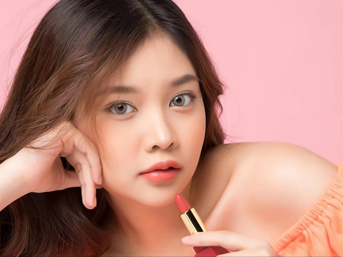 (ویدیو) آموزش آرایش لب، به سبک دخترهای خوشگل کره ای!
