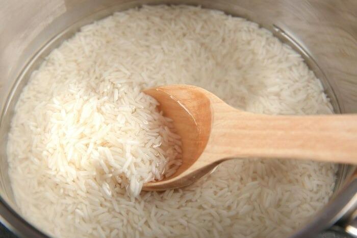 از برنج خیس خورده چجوری نگهداری کنم؟ | ترفند طلایی رستوران ها برای نگهداری از برنج خیس شده