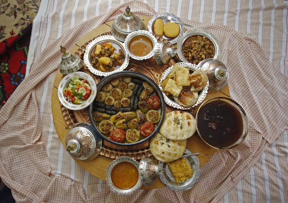 سحری چی بخوریم؟ | بهترین غذاها برای سحری در ماه مبارک رمضان