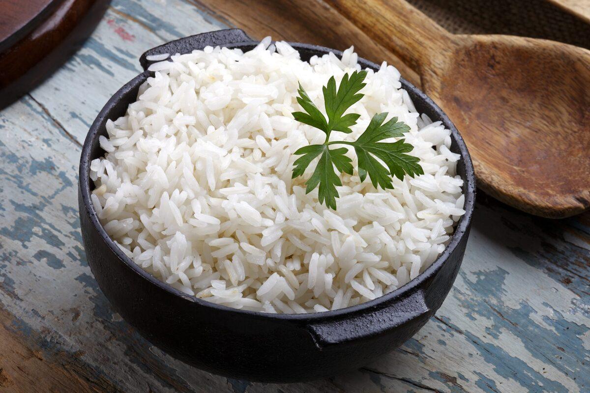 روزانه برنج میخوری؟ عوارضش رو اینجا بخون! | مضرات مصرف روزانه برنج